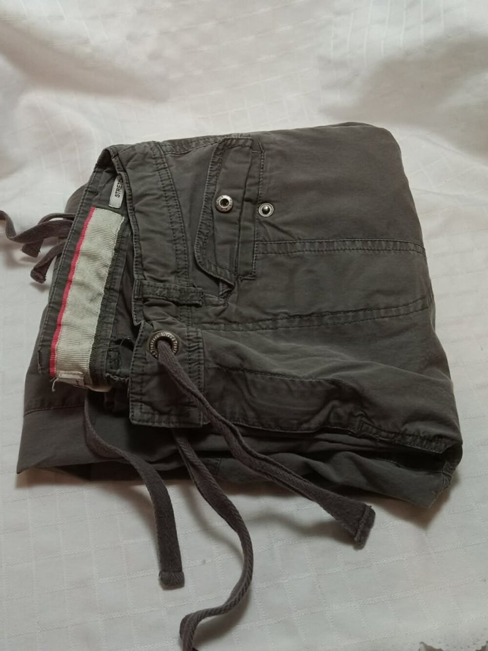 The perfect vintage Island Trotters grey cargo pant size 6